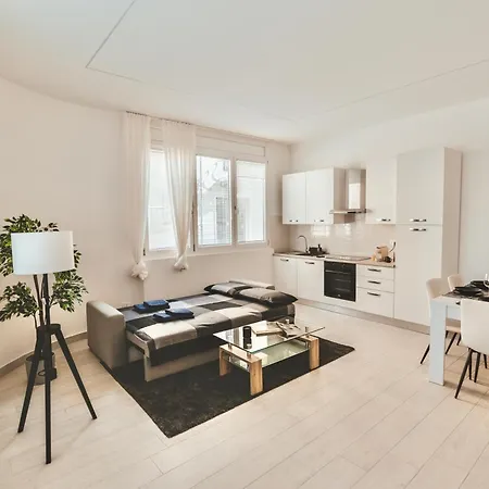 Exclusive Luxury With Private Parking Holiday home *