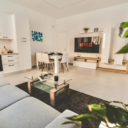 Exclusive Luxury With Private Parking Holiday home *