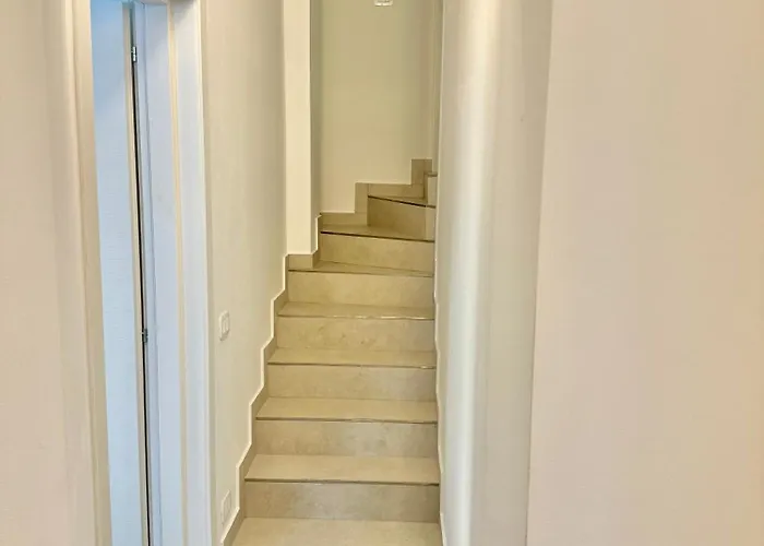 Exclusive Luxury With Private Parking *